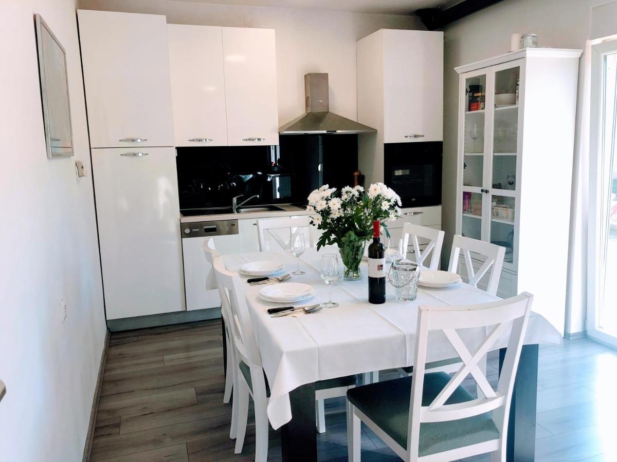 Villa Marie With Pool, Two Bedrooms For 4+2Kids Cavoglave Exterior foto